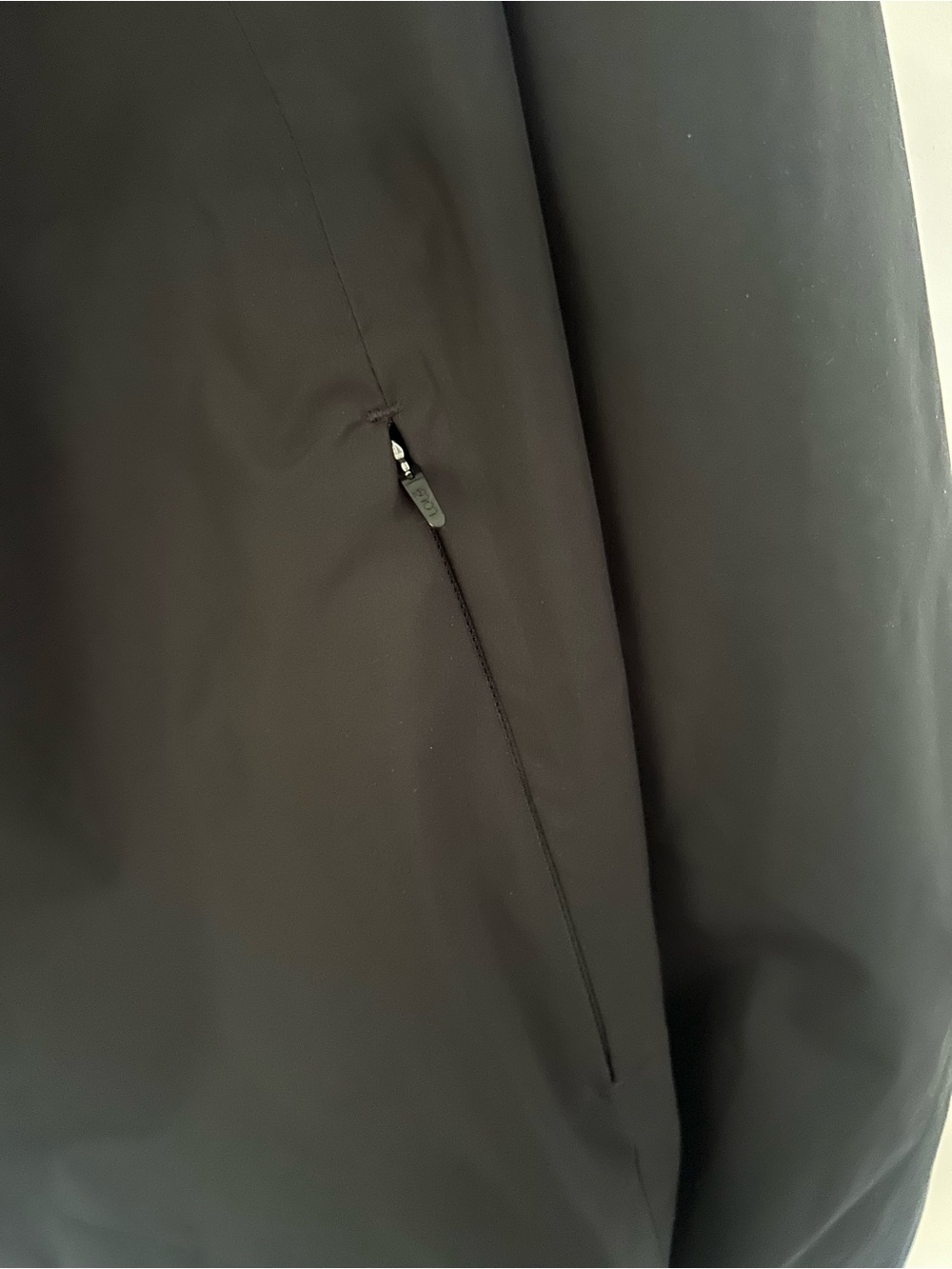 Lolë Alizé women’s raincoat hooded - Picture 4 of 10